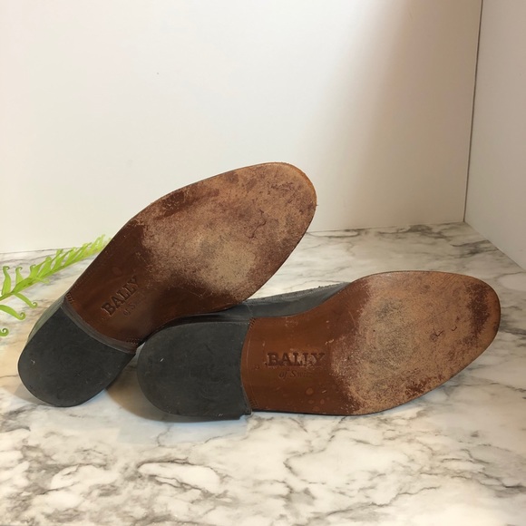 Ballys’s of Switzerland Grey Leather Wingtip - Picture 3 of 8